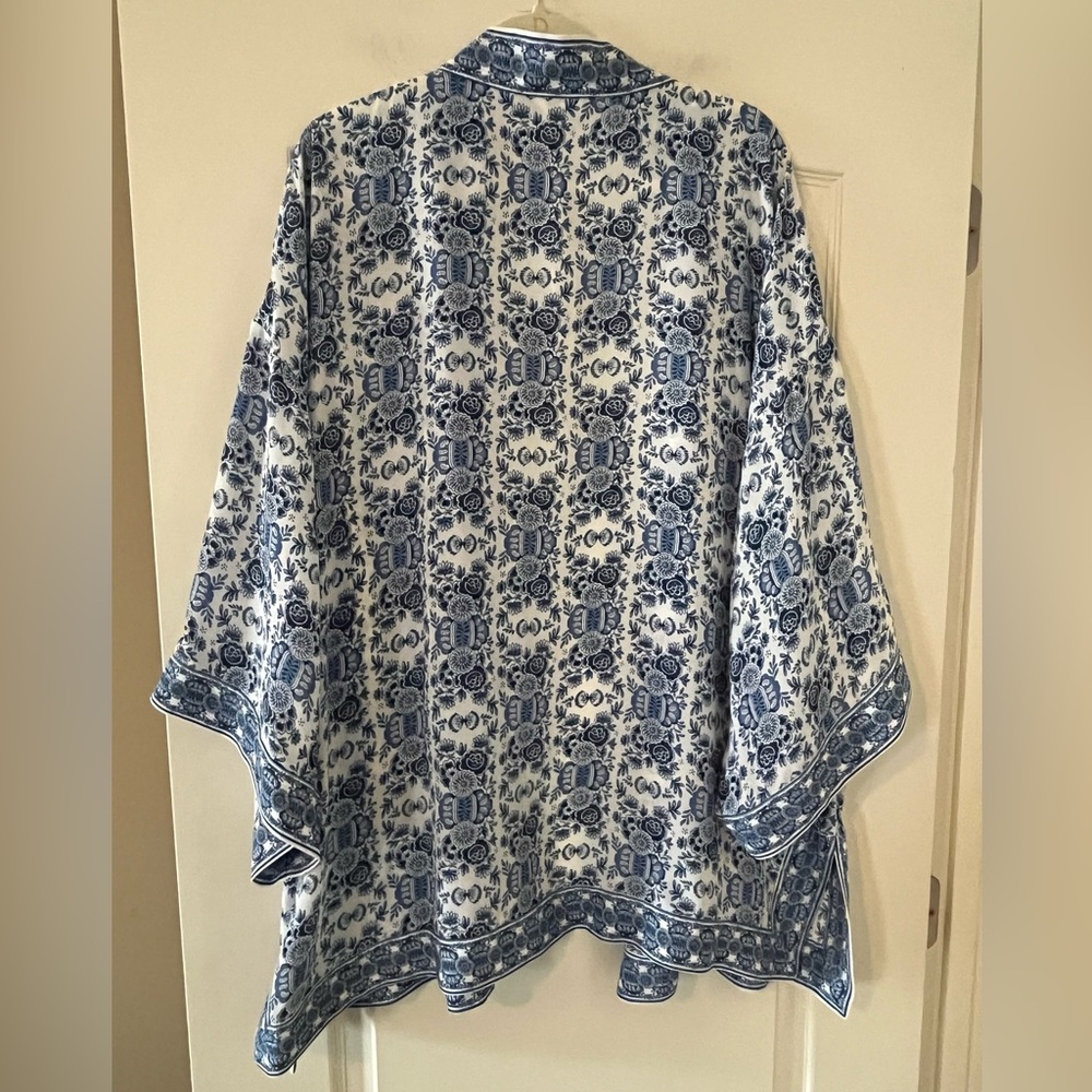 New! Max Studio Designer Blue & White Printed Kimono Cardigan size 2X - Picture 4 of 16